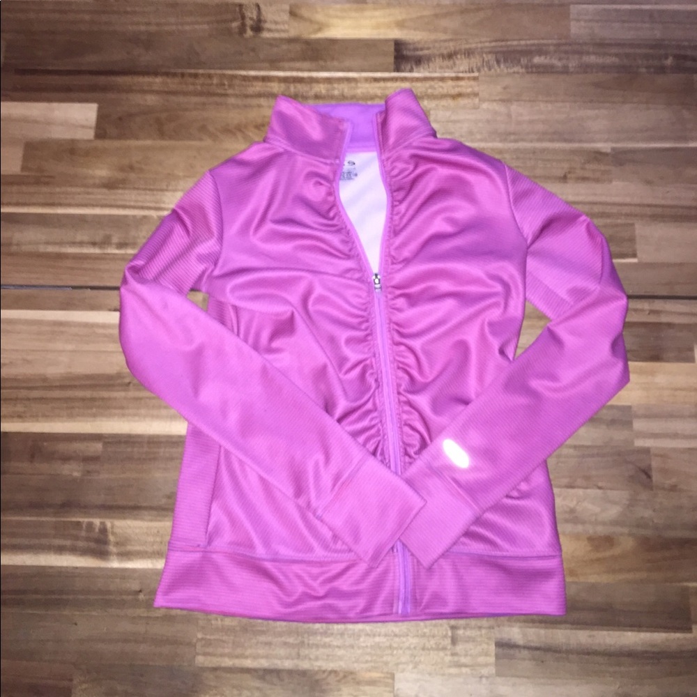 Girls workout sweatshirt.